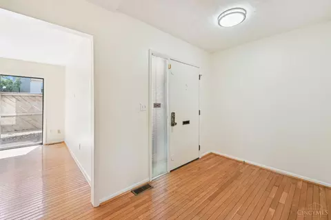 Entry Way - 7264 Galbraith Rd, Cincinnati, OH 45243 photo 2 of 3