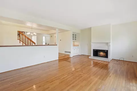 Living - 7264 Galbraith Rd, Cincinnati, OH 45243 photo 2 of 6