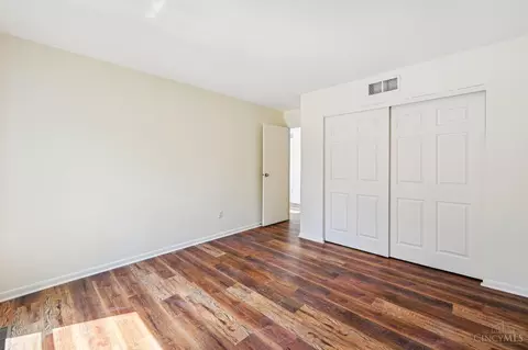 Bedroom - 7264 Galbraith Rd, Cincinnati, OH 45243 photo 2 of 3