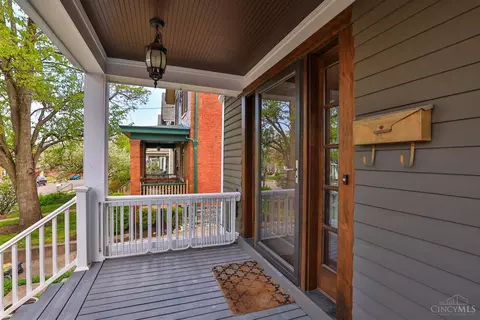 Exterior - 1332 Cryer Ave, Cincinnati, OH 45208 photo 4 of 10