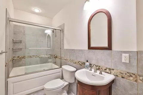 Bath - 1332 Cryer Ave, Cincinnati, OH 45208 photo 1 of 2