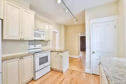 Kitchen - 1332 Cryer Ave, Cincinnati, OH 45208 photo 2 of 3