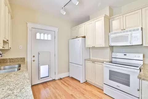 Kitchen - 1332 Cryer Ave, Cincinnati, OH 45208 photo 1 of 3