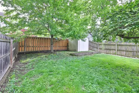 Exterior - 1332 Cryer Ave, Cincinnati, OH 45208 photo 7 of 10