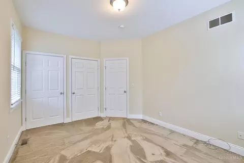 Bedroom - 1332 Cryer Ave, Cincinnati, OH 45208 photo 5 of 9