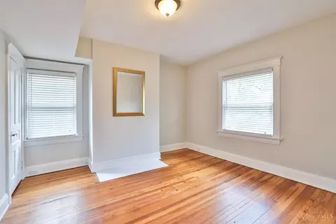 Bedroom - 1332 Cryer Ave, Cincinnati, OH 45208 photo 6 of 9