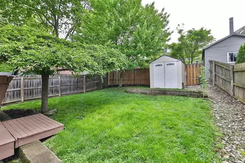 Exterior - 1332 Cryer Ave, Cincinnati, OH 45208 photo 8 of 10