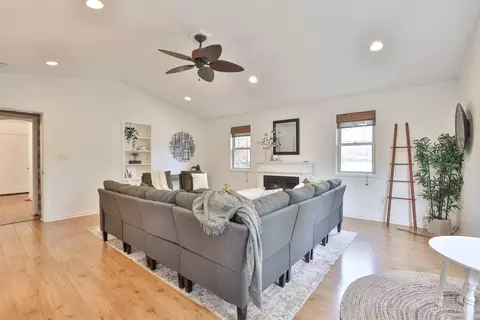 Living - 4122 Estermarie Dr, Cincinnati, OH 45236 photo 4 of 6