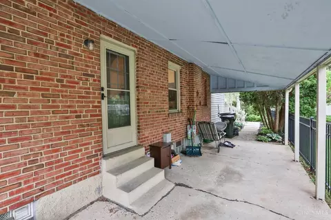 Exterior - 4122 Estermarie Dr, Cincinnati, OH 45236 photo 5 of 12