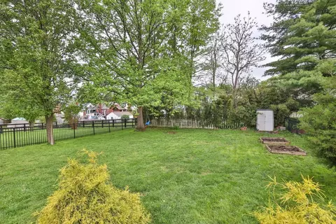 Exterior - 4122 Estermarie Dr, Cincinnati, OH 45236 photo 7 of 12
