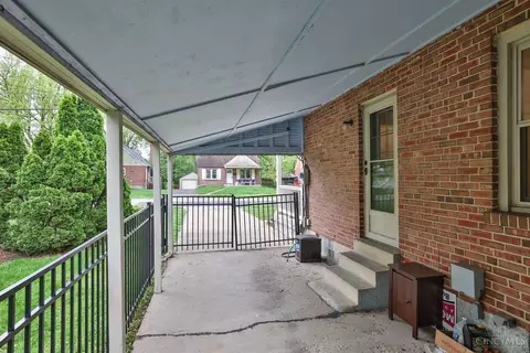 Exterior - 4122 Estermarie Dr, Cincinnati, OH 45236 photo 6 of 12