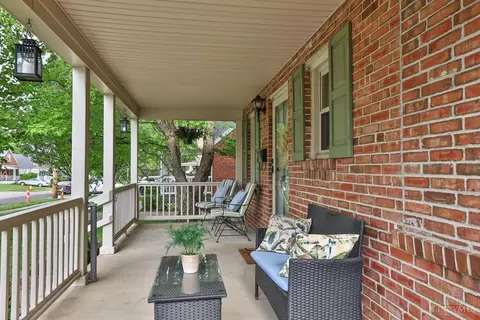 Exterior - 4122 Estermarie Dr, Cincinnati, OH 45236 photo 2 of 12