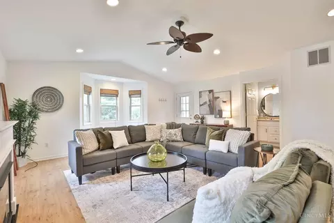 Living - 4122 Estermarie Dr, Cincinnati, OH 45236 photo 6 of 6