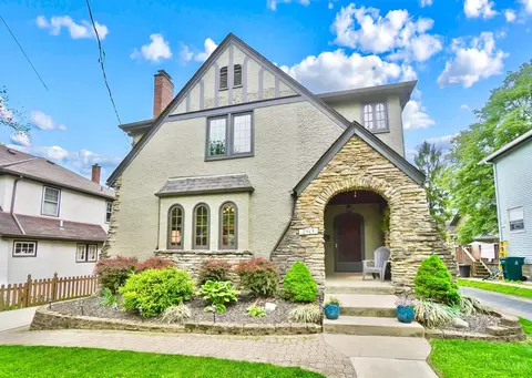 2967 Douglas Ter, Cincinnati, OH 45212