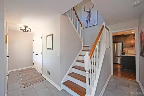 833 Strathcoma Dr, Cincinnati, OH 45255 photo 6