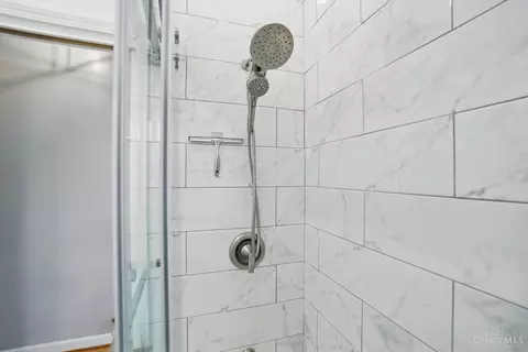 Bath - 7000 Bramble Ave, Cincinnati, OH 45227 photo 3 of 3