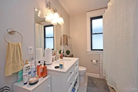 Bath - 1638 Powers St, Cincinnati, OH 45223 photo 2 of 2