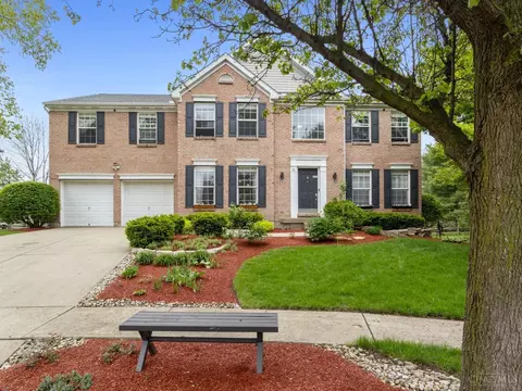 4032 Meadow Grove Ln, Mason, OH 45040