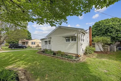 299 Constance Pl, Harrison, OH 45030 photo 4