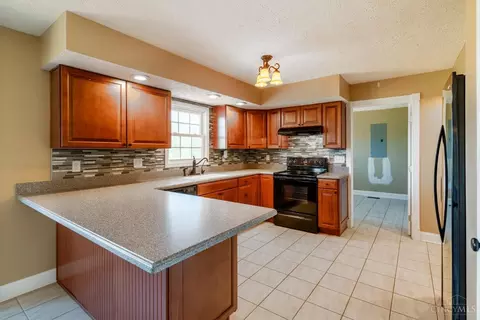 Kitchen - 10005 Wolfe Rd, New Vienna, OH 45159 photo 1 of 4