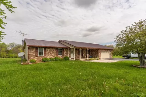 10005 Wolfe Rd, New Vienna, OH 45159