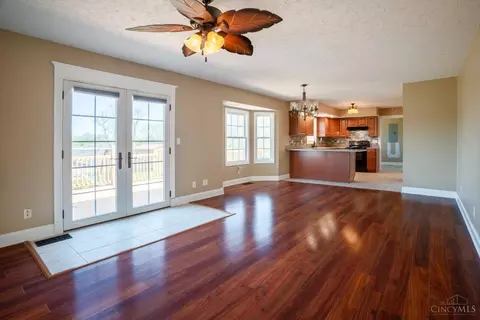 Living - 10005 Wolfe Rd, New Vienna, OH 45159 photo 4 of 5