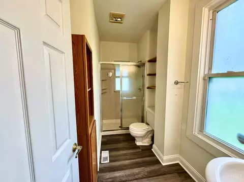 Bath - 313 Walnut St, Reading, OH 45215 photo 1 of 1