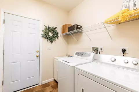 514 Ezzard Charles Dr, Cincinnati, OH 45214 photo 18