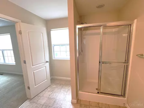 Bath - 922 Conner Dr, Hamilton, OH 45013 photo 2 of 3