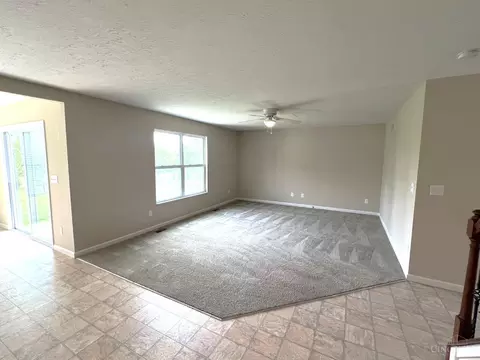 Living - 922 Conner Dr, Hamilton, OH 45013 photo 2 of 3