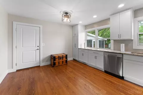 Entry Way - 5982 Decker Rd, Franklin, OH 45005 photo 3 of 4