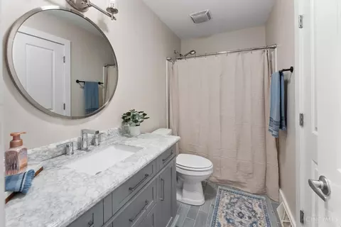 Bath - 5982 Decker Rd, Franklin, OH 45005 photo 1 of 2