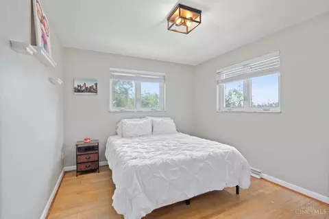 Bedroom - 3129 Dickinson Rd, Cincinnati, OH 45211 photo 3 of 8