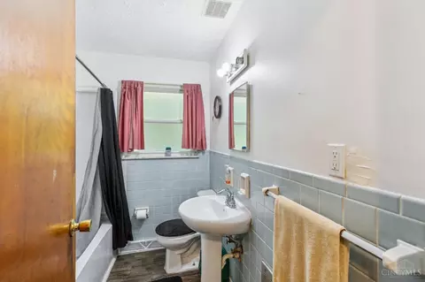 Bath - 1236 Purcell Ave, Cincinnati, OH 45205 photo 2 of 3