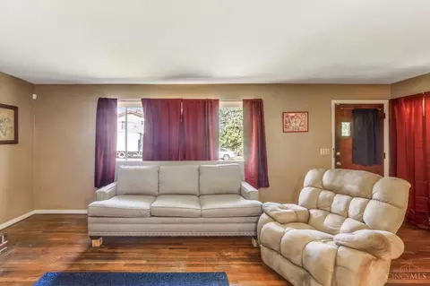Living - 1236 Purcell Ave, Cincinnati, OH 45205 photo 3 of 5