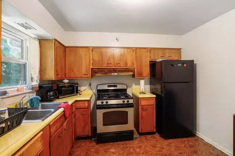 Kitchen - 1236 Purcell Ave, Cincinnati, OH 45205 photo 2 of 2