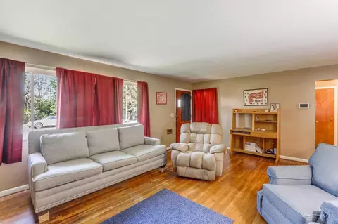 Living - 1236 Purcell Ave, Cincinnati, OH 45205 photo 4 of 5