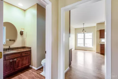 Entry Way - 10931 Allenhurst Blvd, Blue Ash, OH 45241 photo 2 of 3
