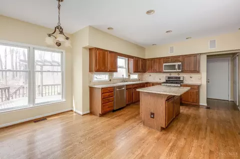 Kitchen - 10931 Allenhurst Blvd, Blue Ash, OH 45241 photo 2 of 5