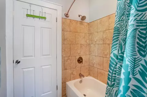 Bath - 4533 Orkney Ave, Cincinnati, OH 45209 photo 2 of 3