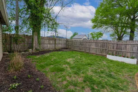 Exterior - 4533 Orkney Ave, Cincinnati, OH 45209 photo 8 of 9