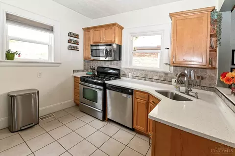 Kitchen - 4533 Orkney Ave, Cincinnati, OH 45209 photo 2 of 4