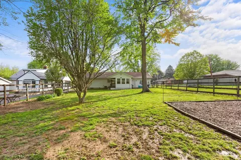 301 Mill St, Blanchester, OH 45107