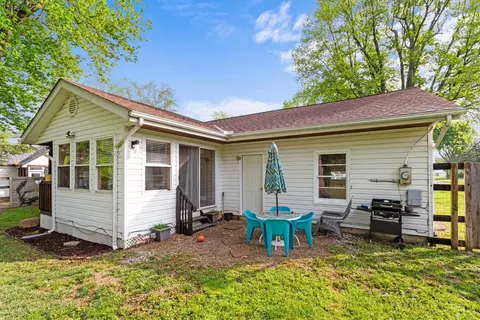 301 Mill St, Blanchester, OH 45107 photo 4