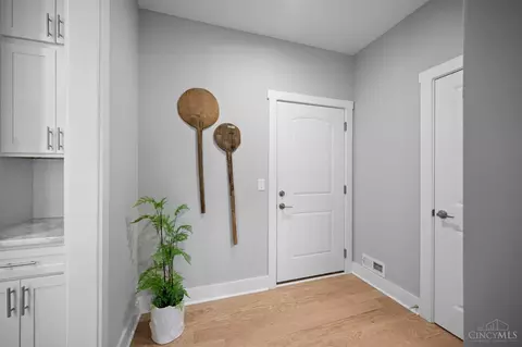 Entry Way - 8641 Doris Pl, Cleves, OH 45002 photo 4 of 6