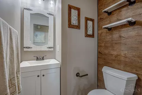 Bath - 708 Dair Ave, Harrison, OH 45030 photo 1 of 3
