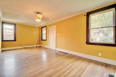 Living - 1610 Minion Ave, Cincinnati, OH 45205 photo 1 of 3