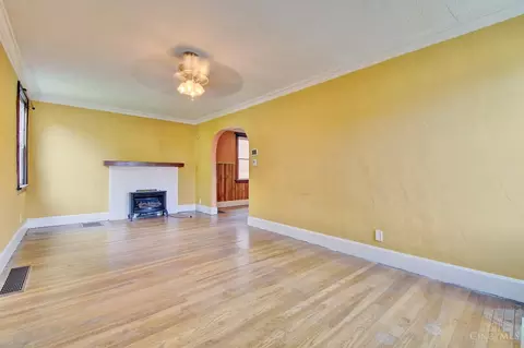 Living - 1610 Minion Ave, Cincinnati, OH 45205 photo 2 of 3