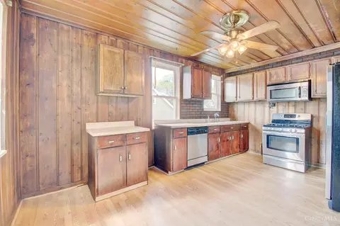 Kitchen - 1610 Minion Ave, Cincinnati, OH 45205 photo 1 of 2
