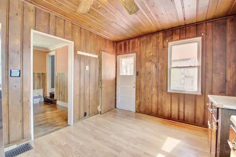 Entry Way - 1610 Minion Ave, Cincinnati, OH 45205 photo 1 of 1